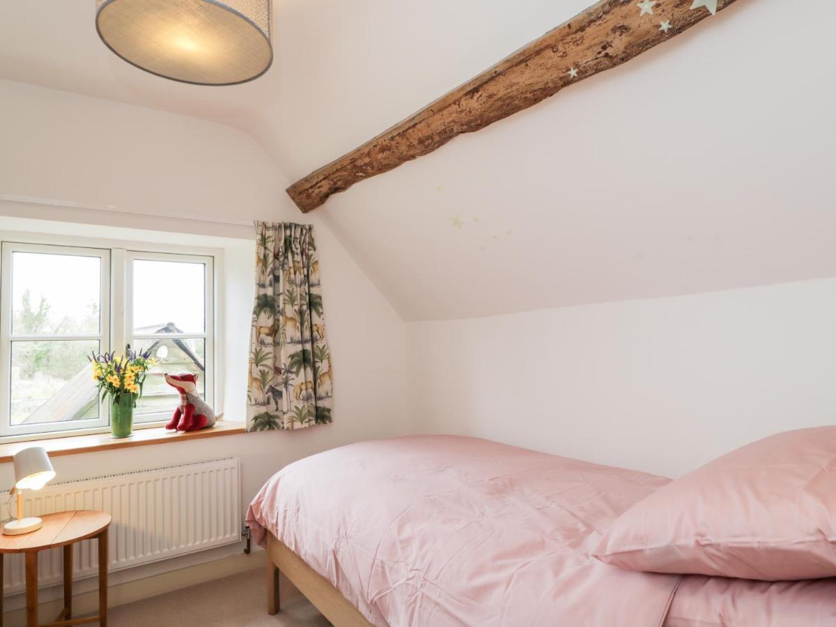 High Cogges Farm Holiday Cottages Witney Exterior photo